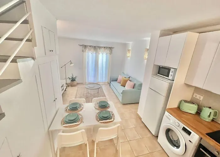 La Casa De Flores * Costa De Antigua